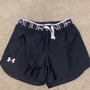 UNDER ARMOR BLACK SHORTS